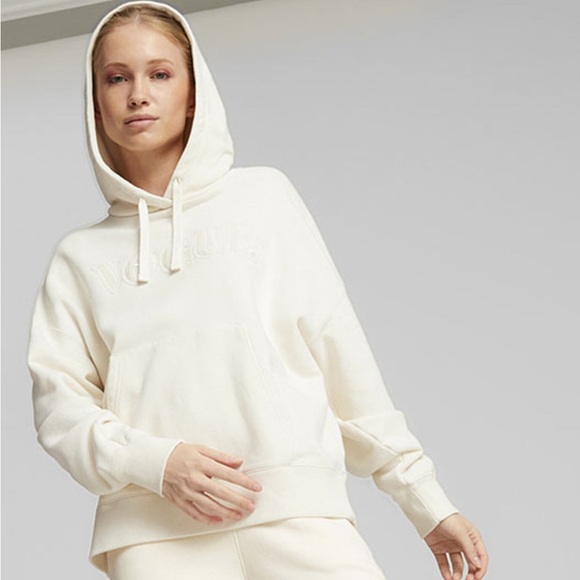 PUMA X VOGUE WOMEN’S WHITE OVERSIZED HOODIE WITH FRONT KANGAROO POUCH POCKETS - Picture 2 of 12